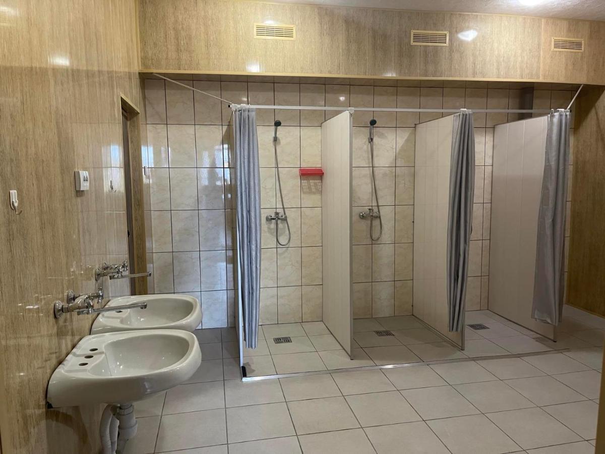 От Заката До Рассвета Hostel Poltava Bagian luar foto