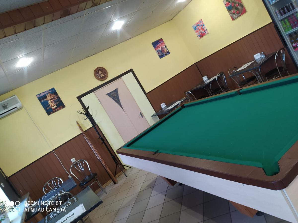 От Заката До Рассвета Hostel Poltava Bagian luar foto