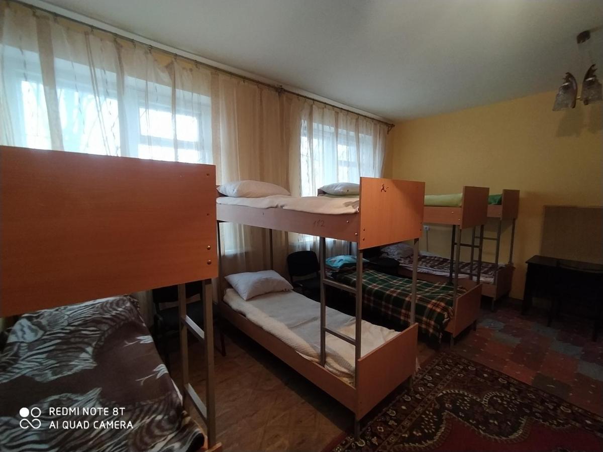 От Заката До Рассвета Hostel Poltava Bagian luar foto